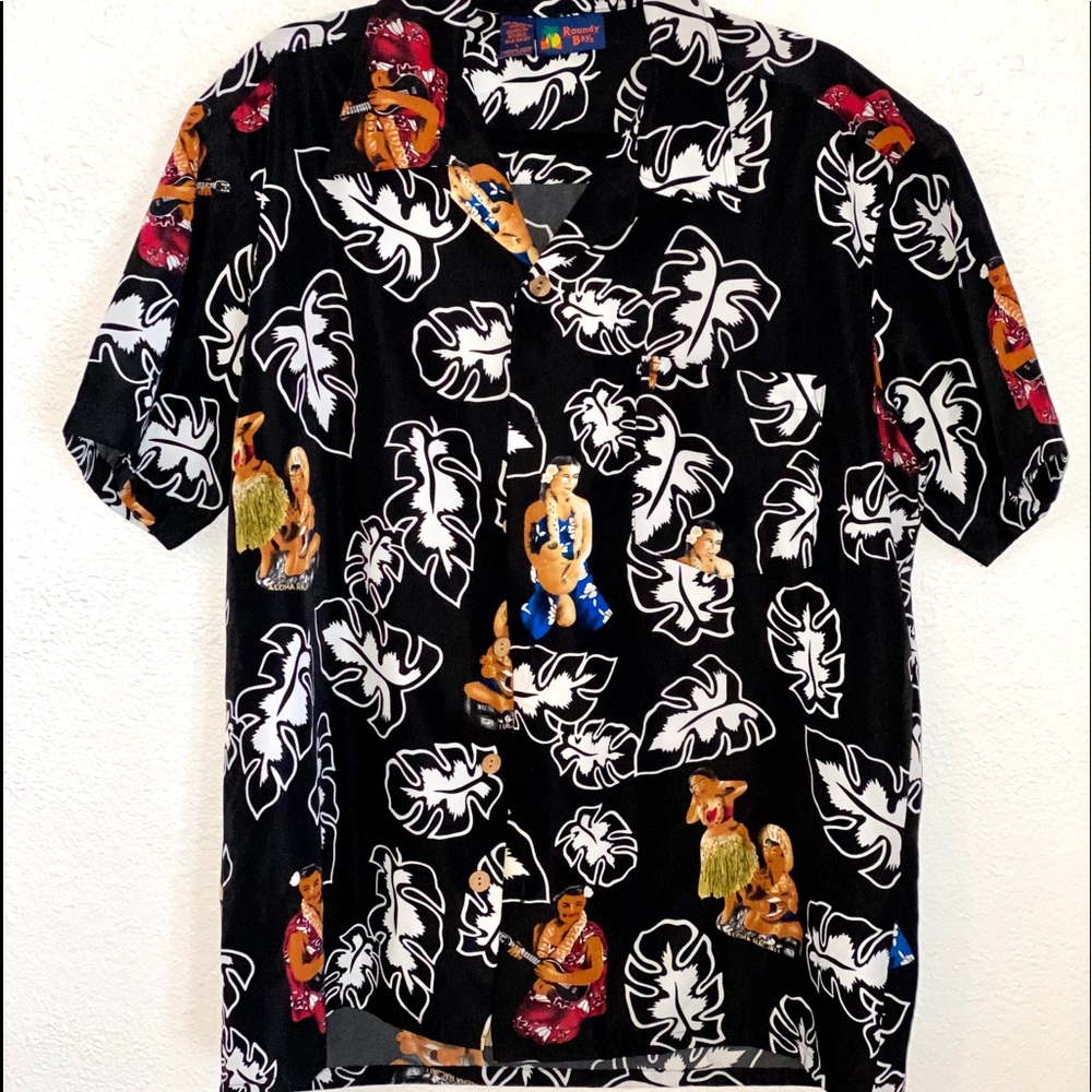 Hawaiian Print  Fun Roundy Bay Men's button down shirt.